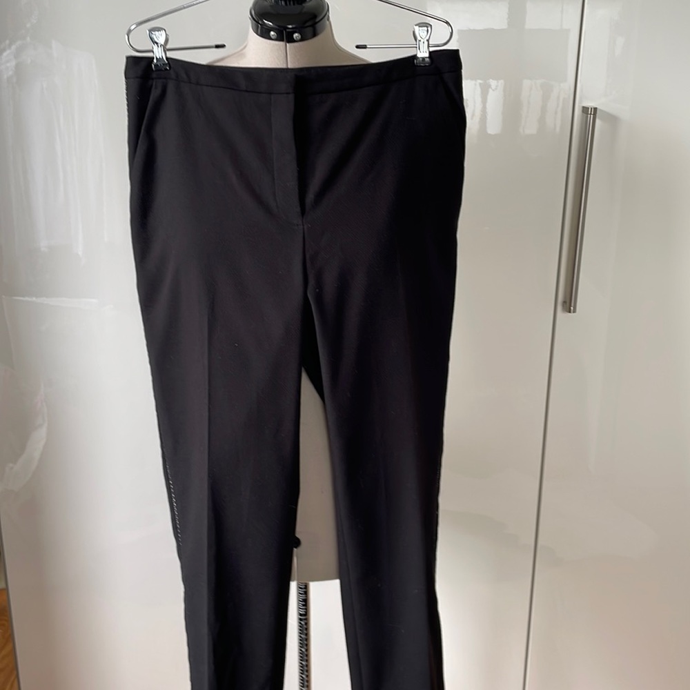 T TAHARI Pantsuit In Black w/Cream details Size-12 3$60